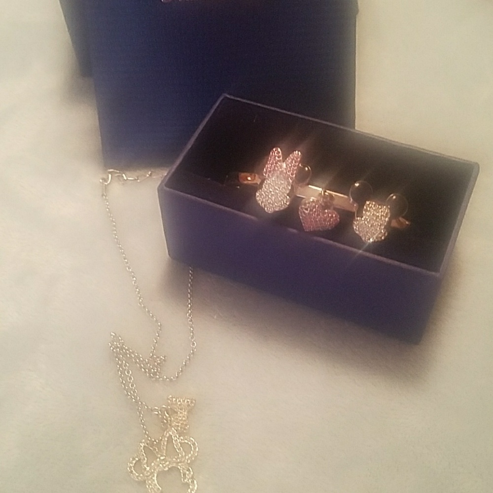 Swarvoski disney mickey and minni bracelet & neckl